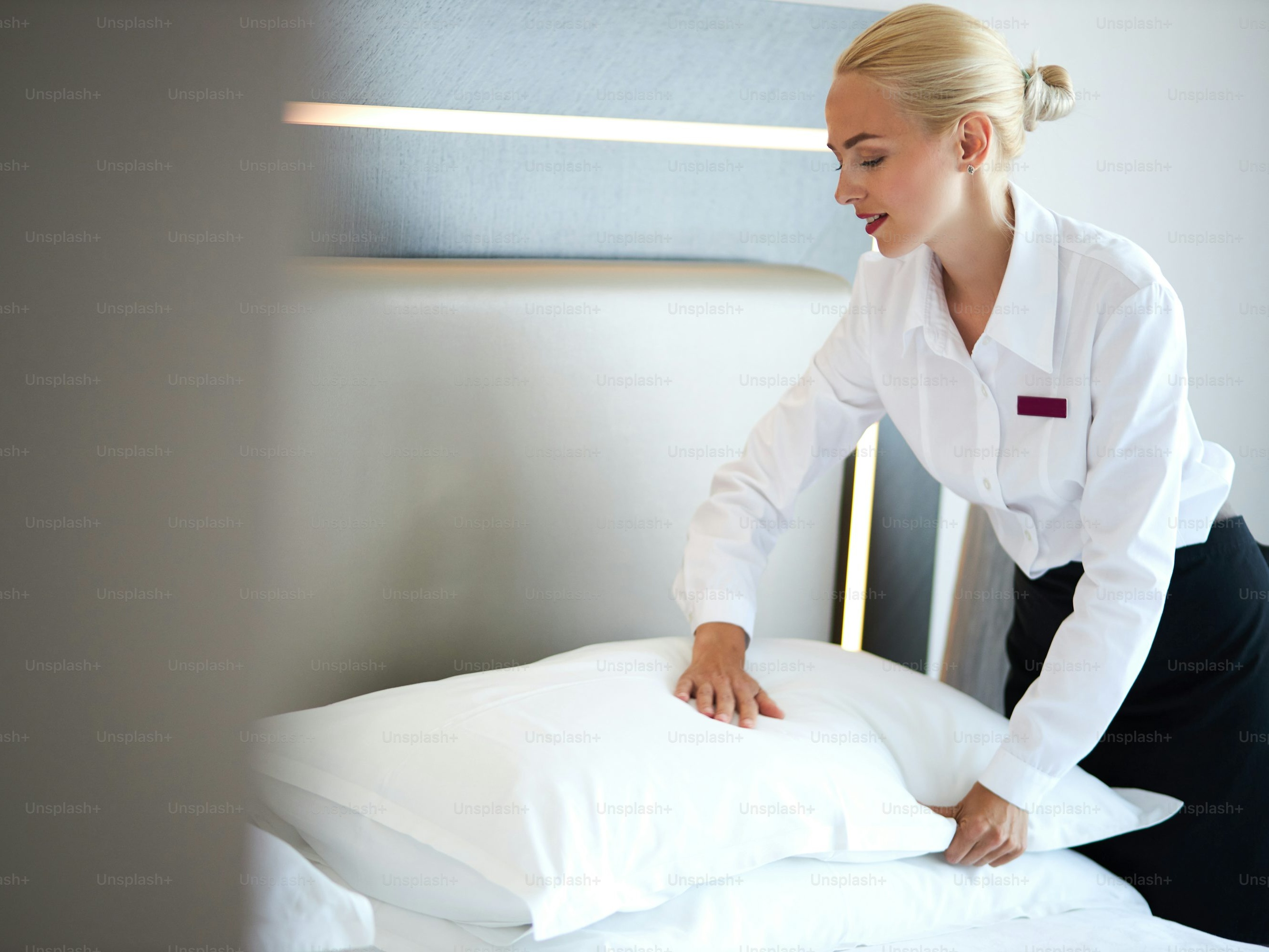 resort cleaning Branson Missouri — vacation rental turnover with fresh white linens